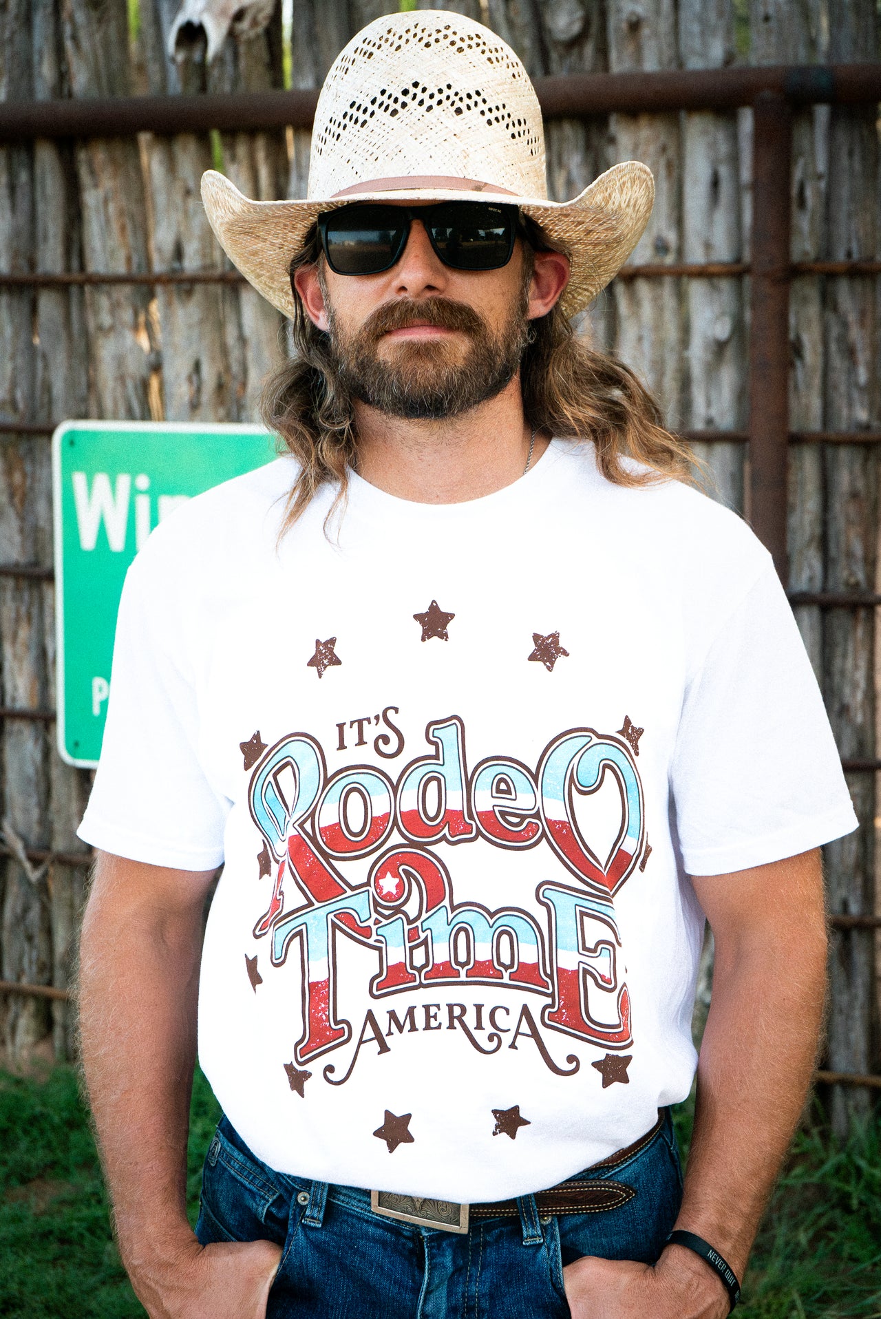 dale brisby wearing the rodeo time patriot tee